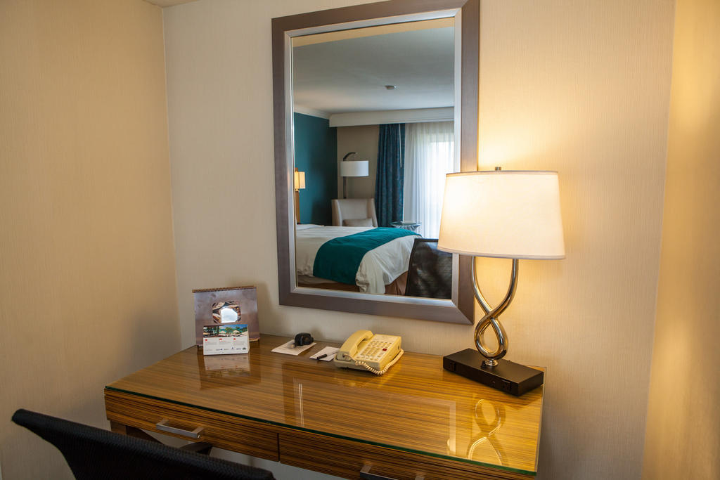 Delta Hotels By Marriott Ontario Airport Szoba fotó